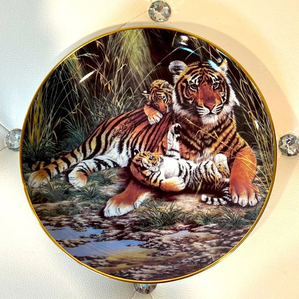 FLEETWOOD COLLECTION. The Endangered Kingdom. A PEACEFUL WORLD. Plate A 7732